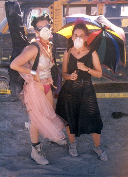 Photo of Elisa and Emily protect their lungs