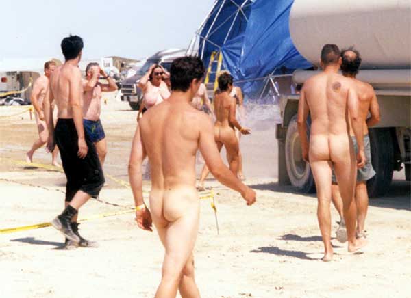 Shower Time: The most popular photo on the website