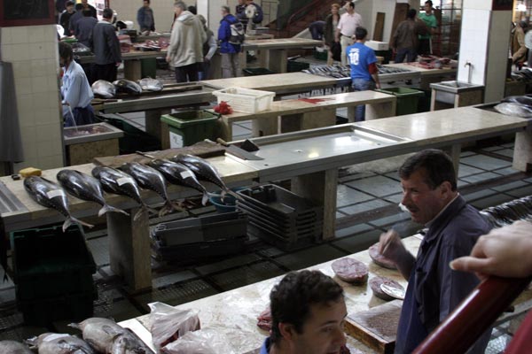 Fish market: fumar mate